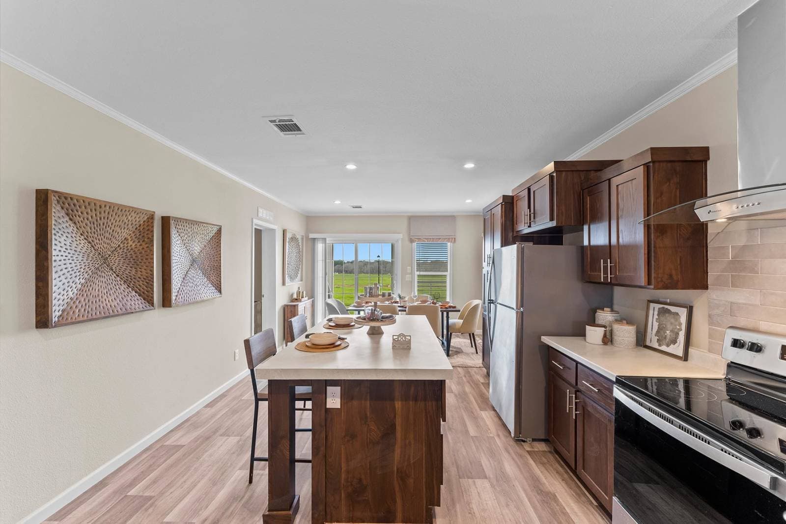 Innovation 2860s kitchen home features