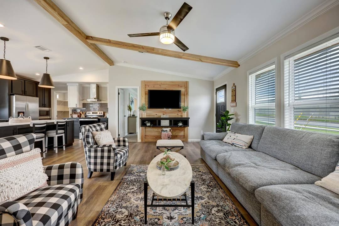 Titan extreme 2864h interior home features