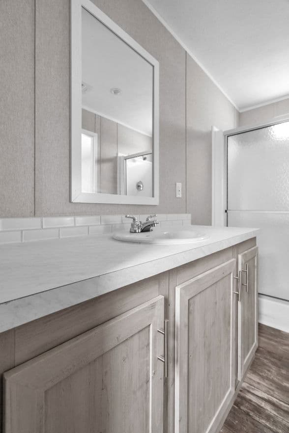 Verde ranch 14632n interior and bathroom home features