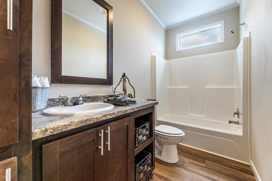 Innovation 3260c bathroom home features