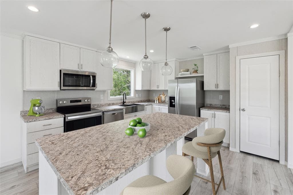 Nm2860l - 1.18 acre lot kitchen home features