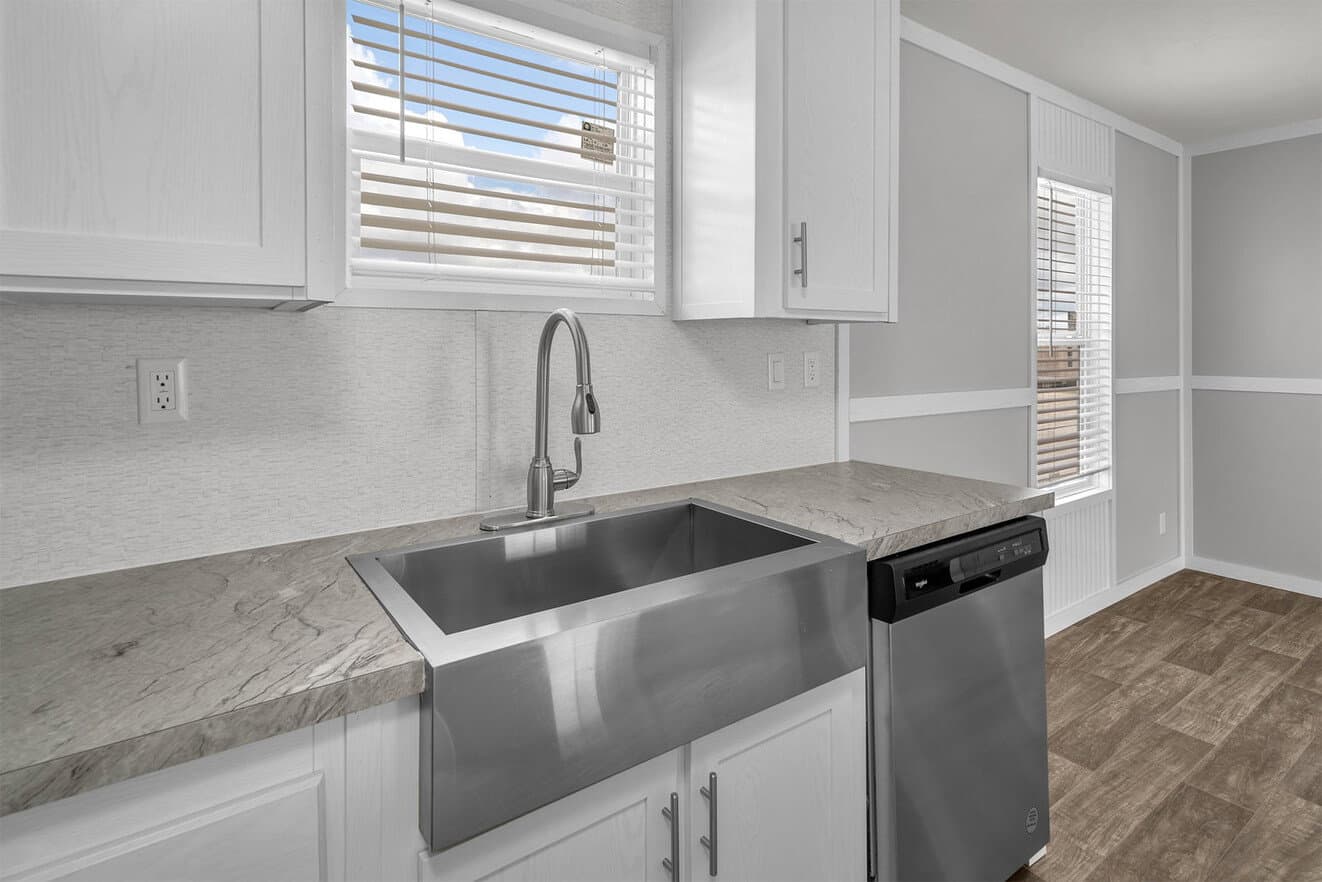 Valu maxx 28563m interior and kitchen home features