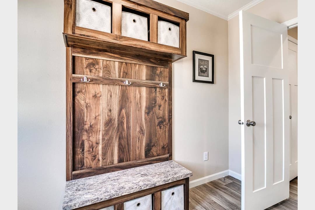 Titan extreme 3276t [the memphis] interior home features