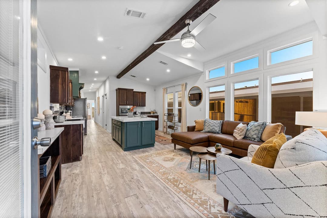 Innovation 1668h interior home features