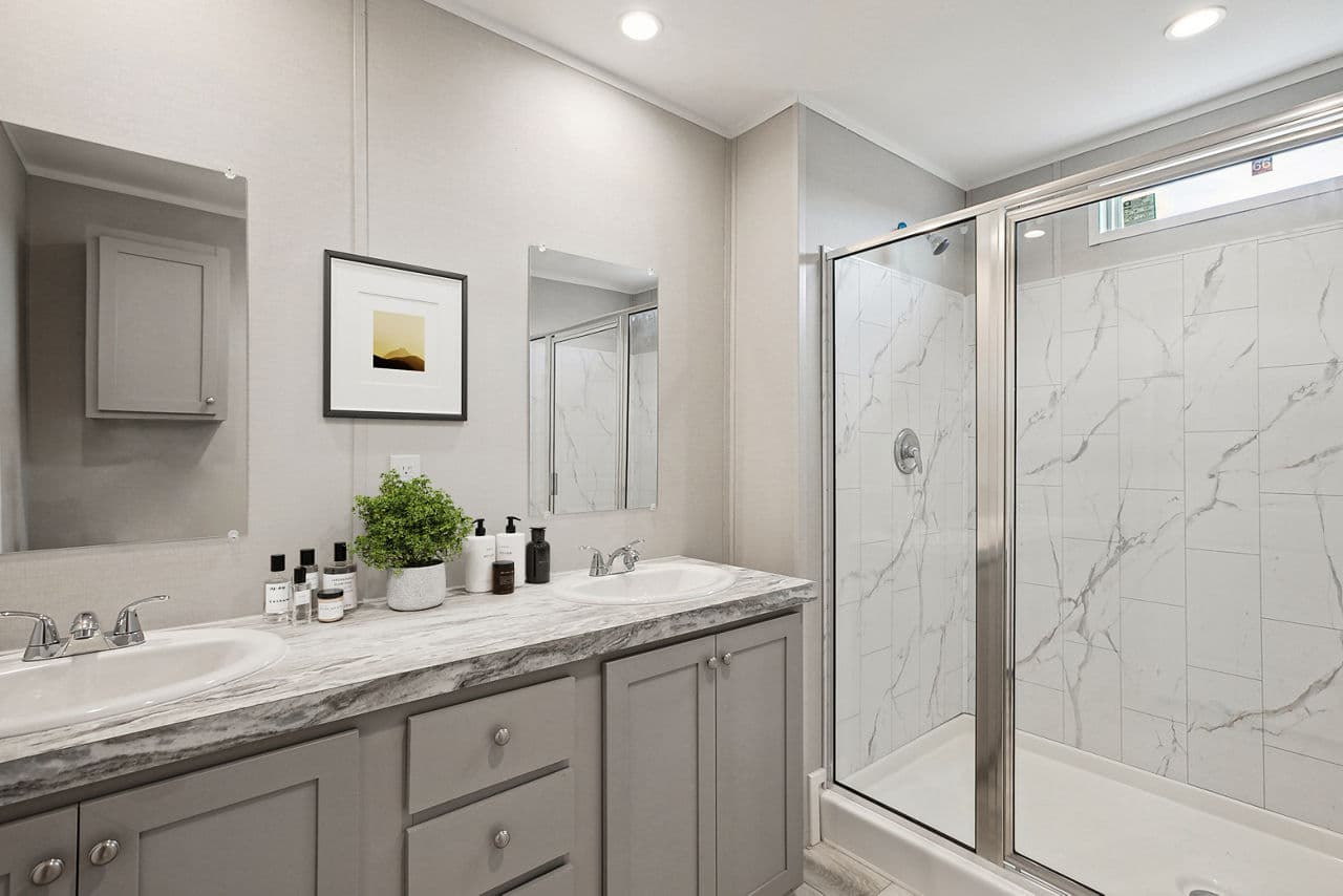 Nm1676b bathroom home features
