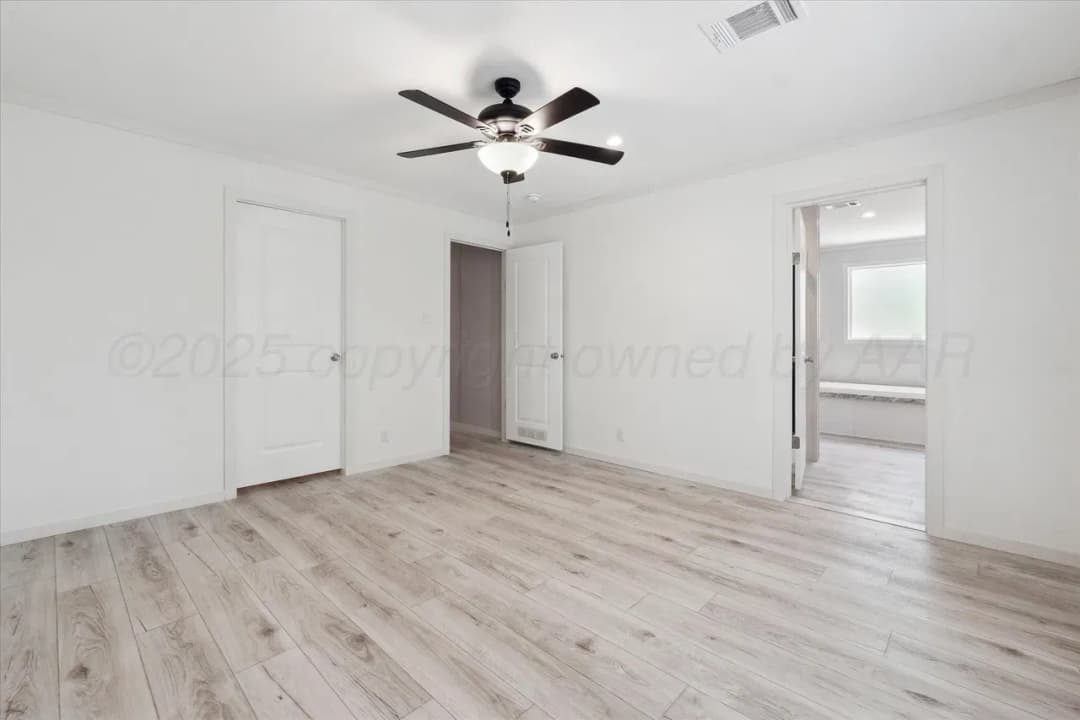 Nm2860l - 0.51 acre lot interior home features