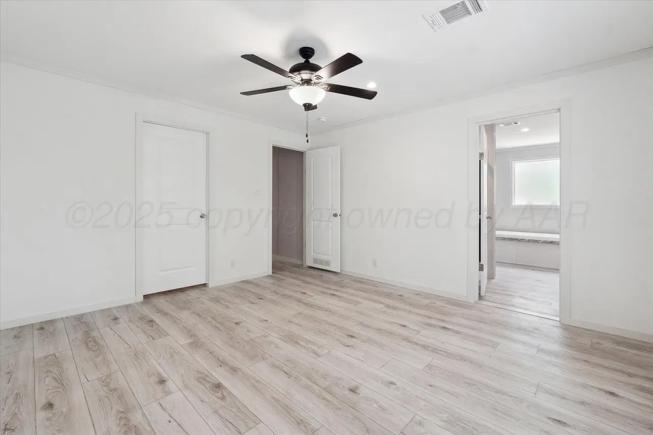 Nm2860l - 0.51 acre lot interior home features