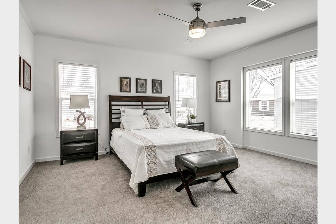 Titan extreme 3266a [the aspen] bedroom home features