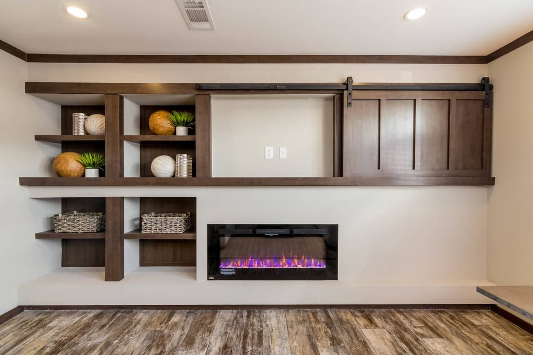 Titan extreme 3272c interior home features