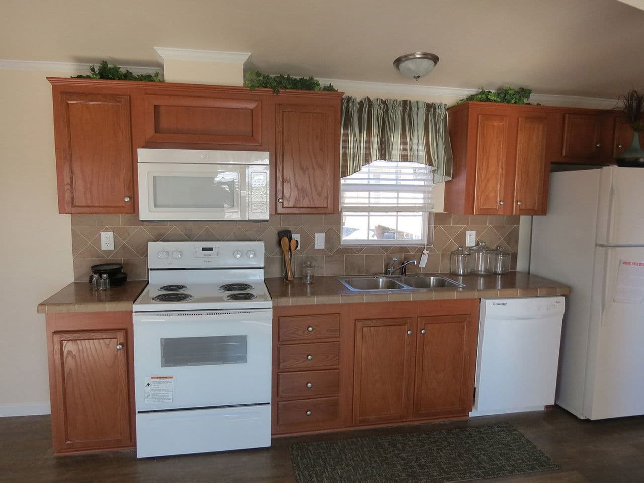 Innovation 1656a kitchen and hero home features