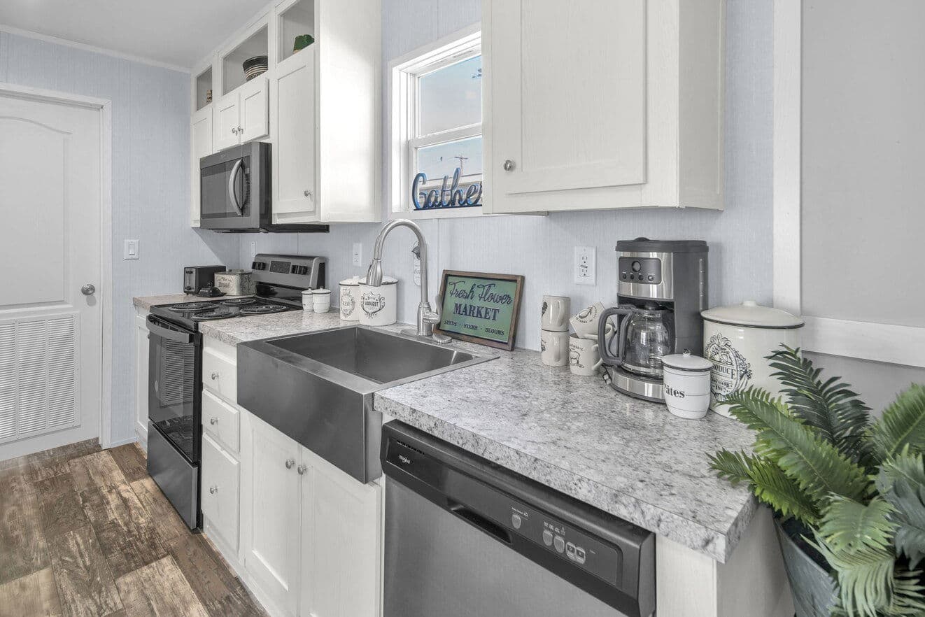 Valu 28563u interior and kitchen home features