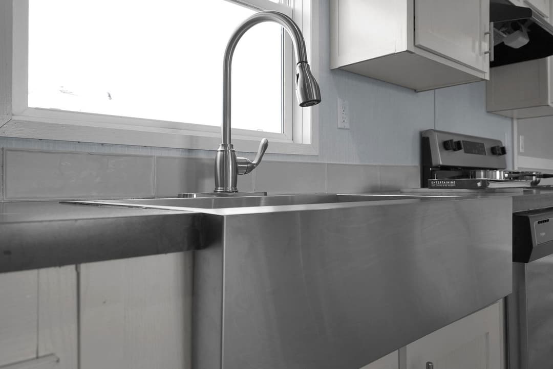 Alamo lite 28724t interior and kitchen home features