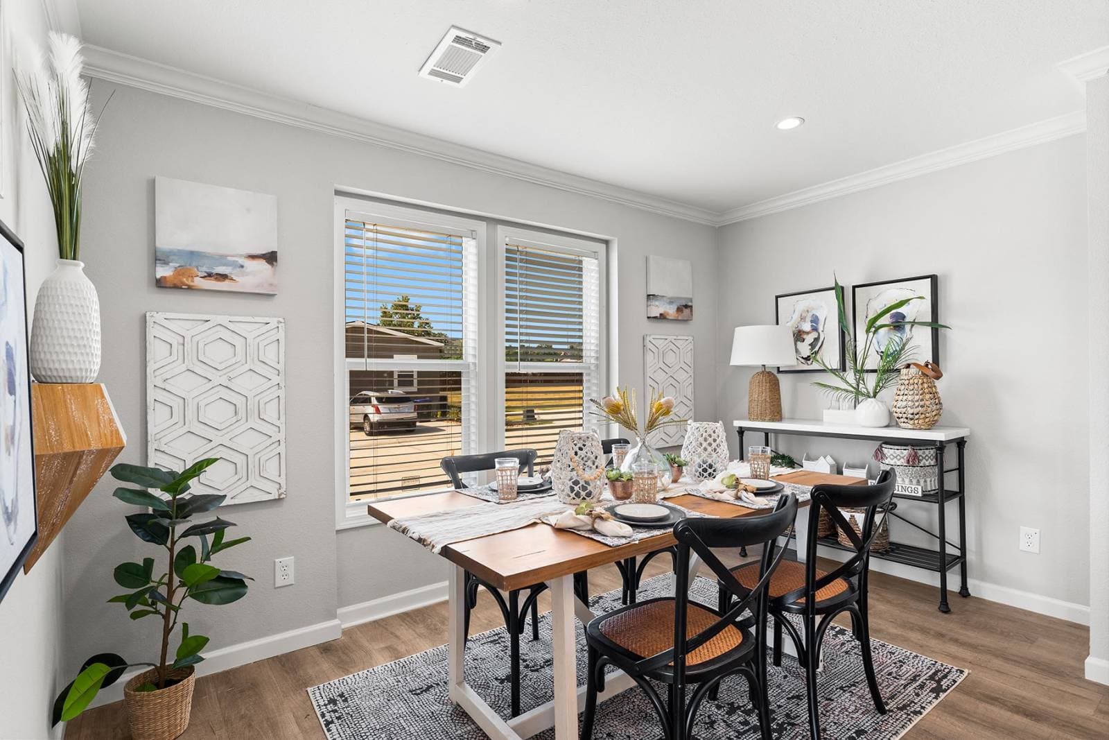 Titan extreme 2856h interior home features