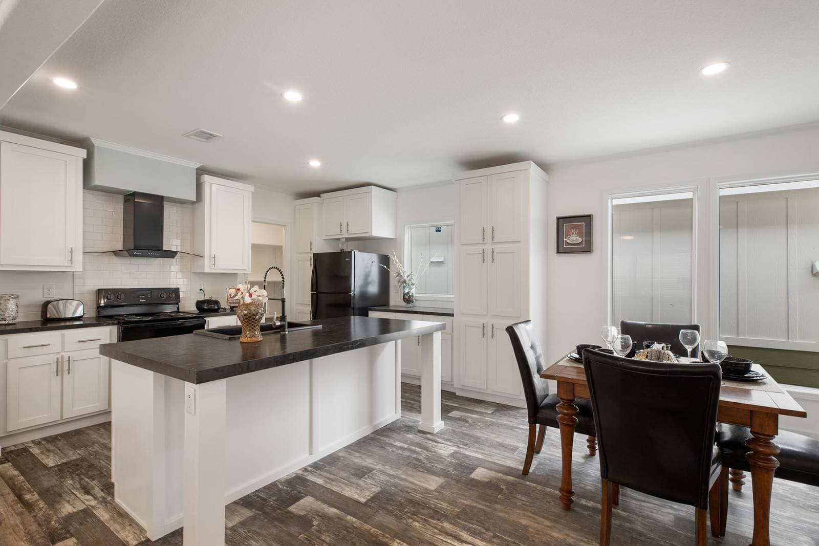 Titan extreme 2856n kitchen home features