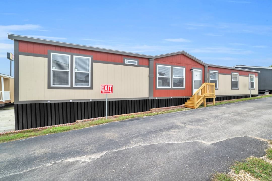 Valu premier 32724g elevation and exterior home features