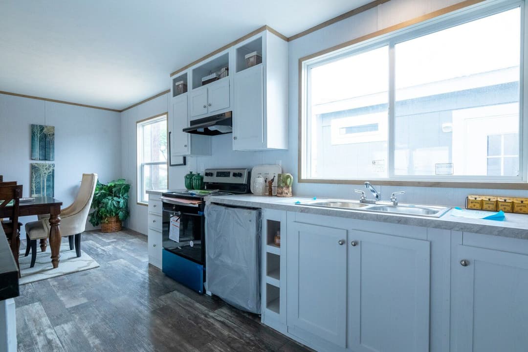 Valu premier 32684g interior and kitchen home features