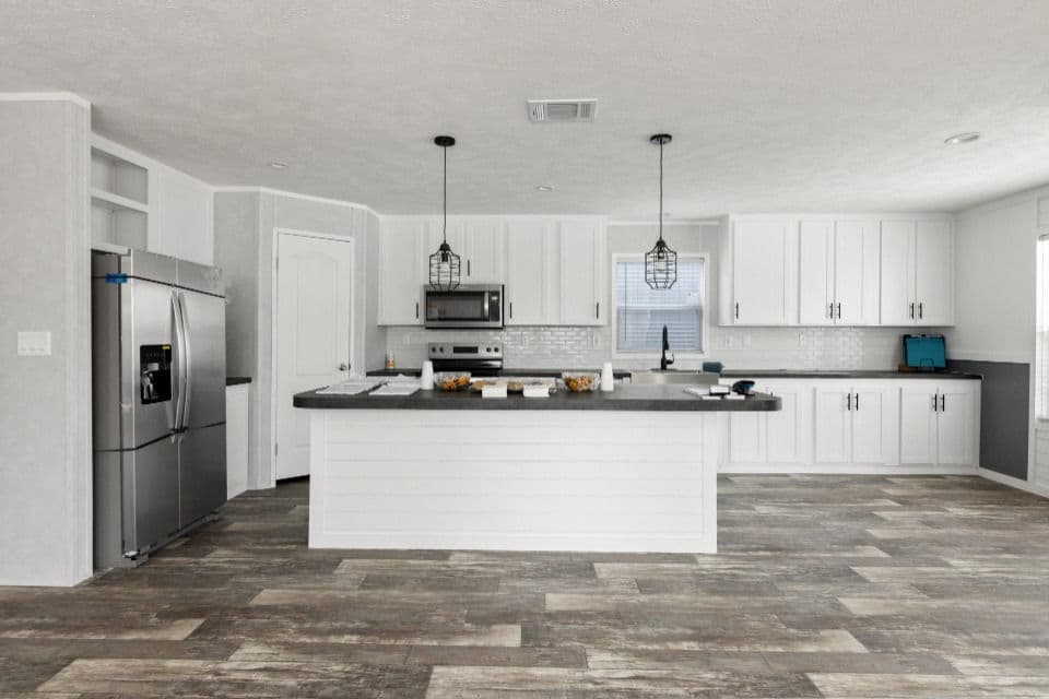 Verde ranch 28523n interior and kitchen home features