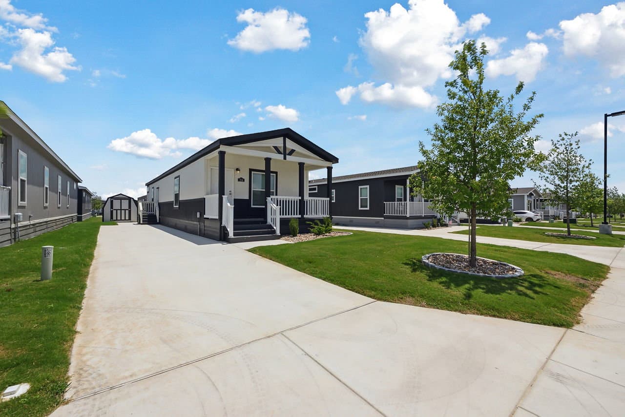 Innovation 1868h exterior home features