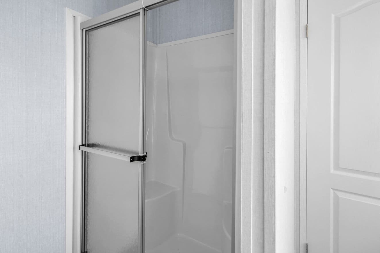 Alamo lite 16763r interior home features