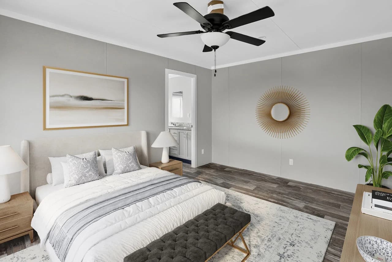 Nm1676s bedroom home features