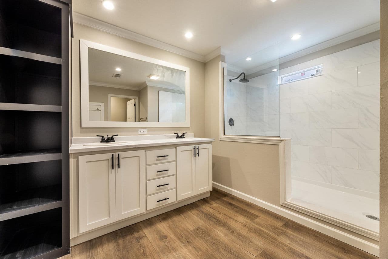 Innovation 2864h bathroom home features