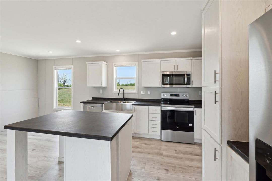 Rm2856b - 3.36 acre lot kitchen home features