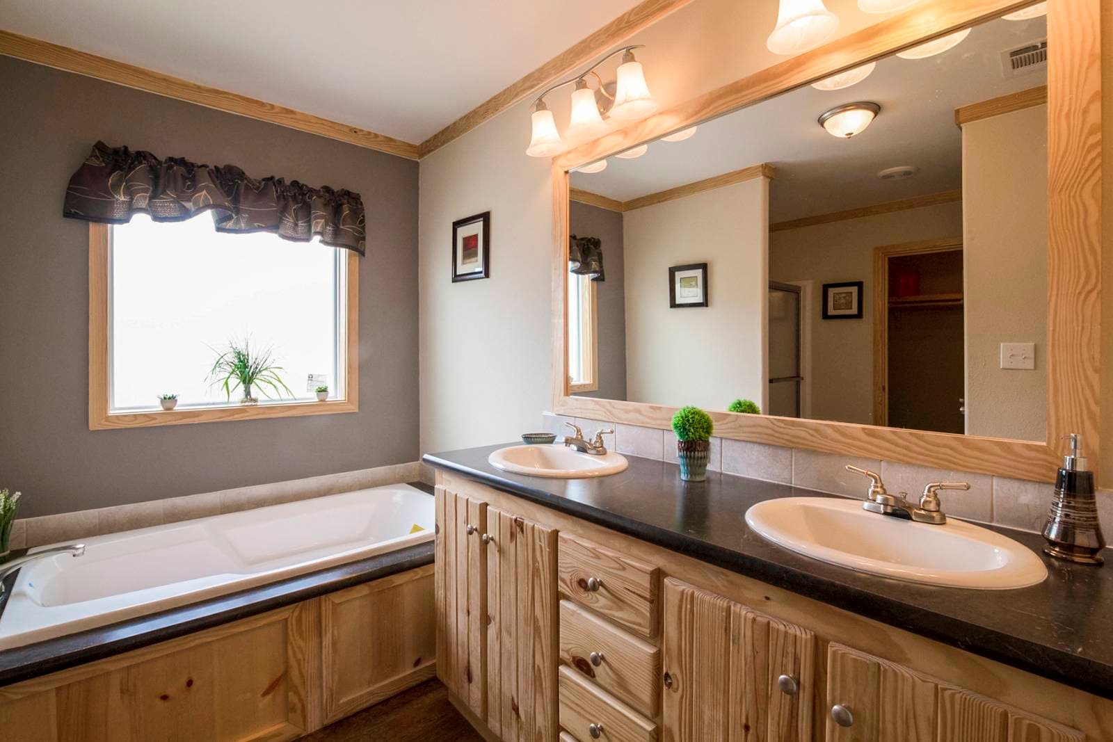 Brazos xl bathroom home features