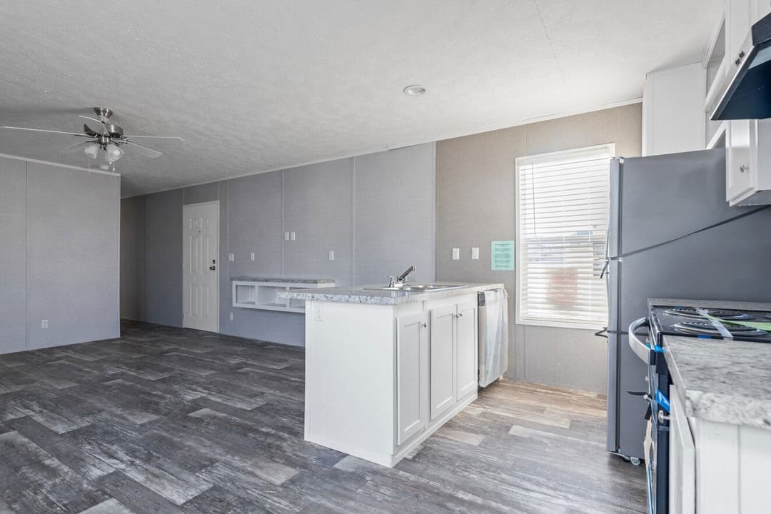 Valu premier 16683g interior and kitchen home features