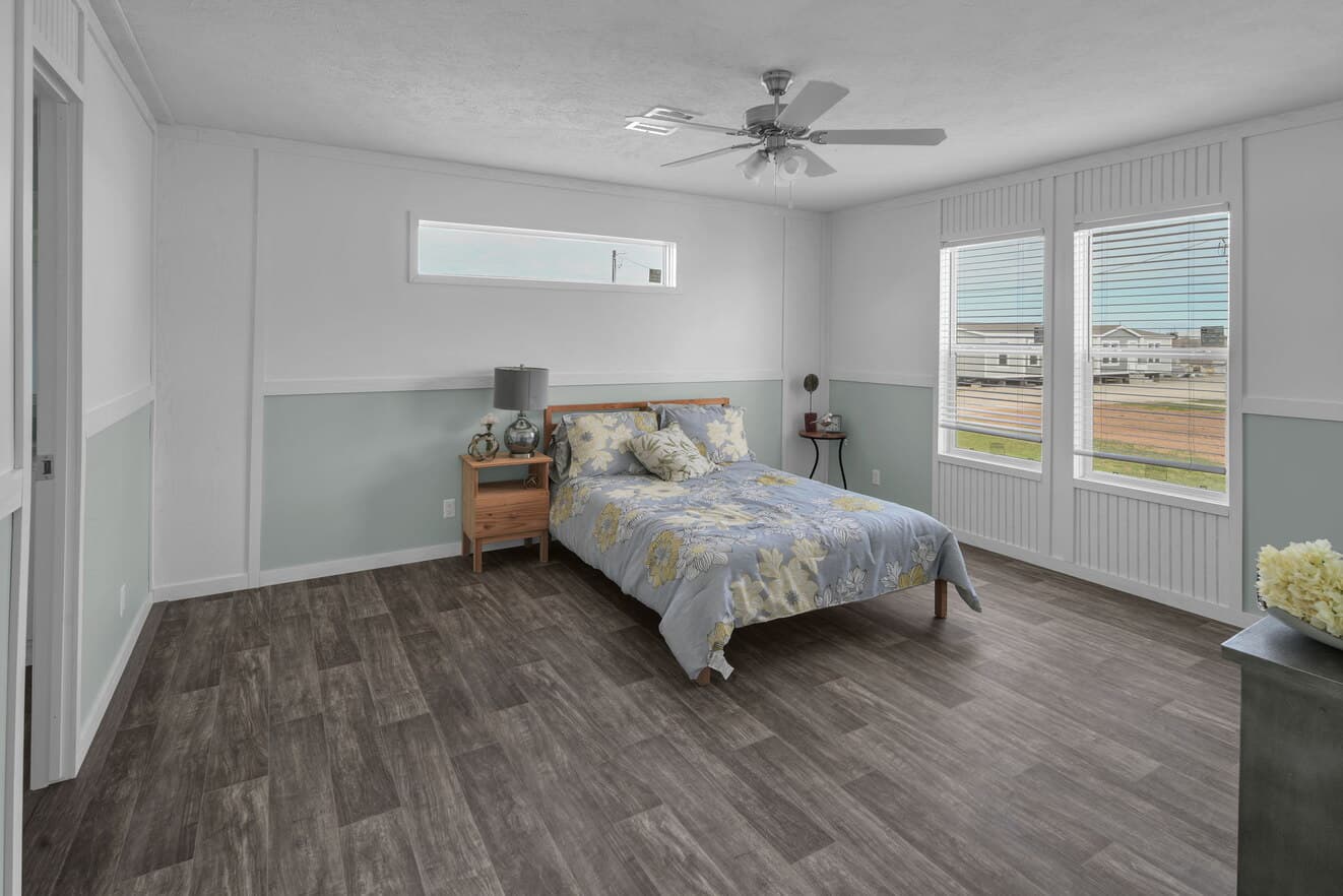 Valu maxx premier 32643e interior and bedroom home features