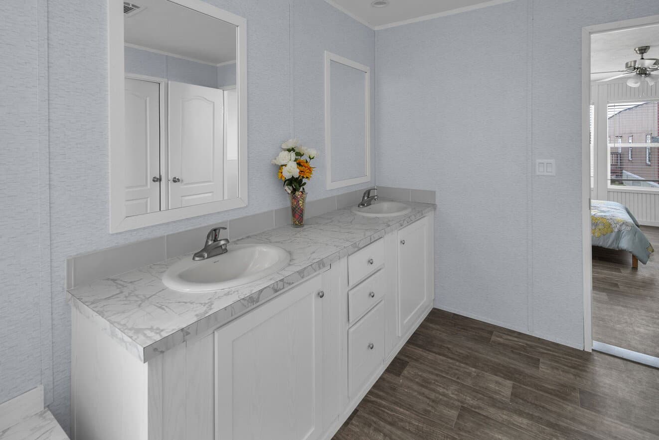 Valu maxx premier 32643e interior and bathroom home features