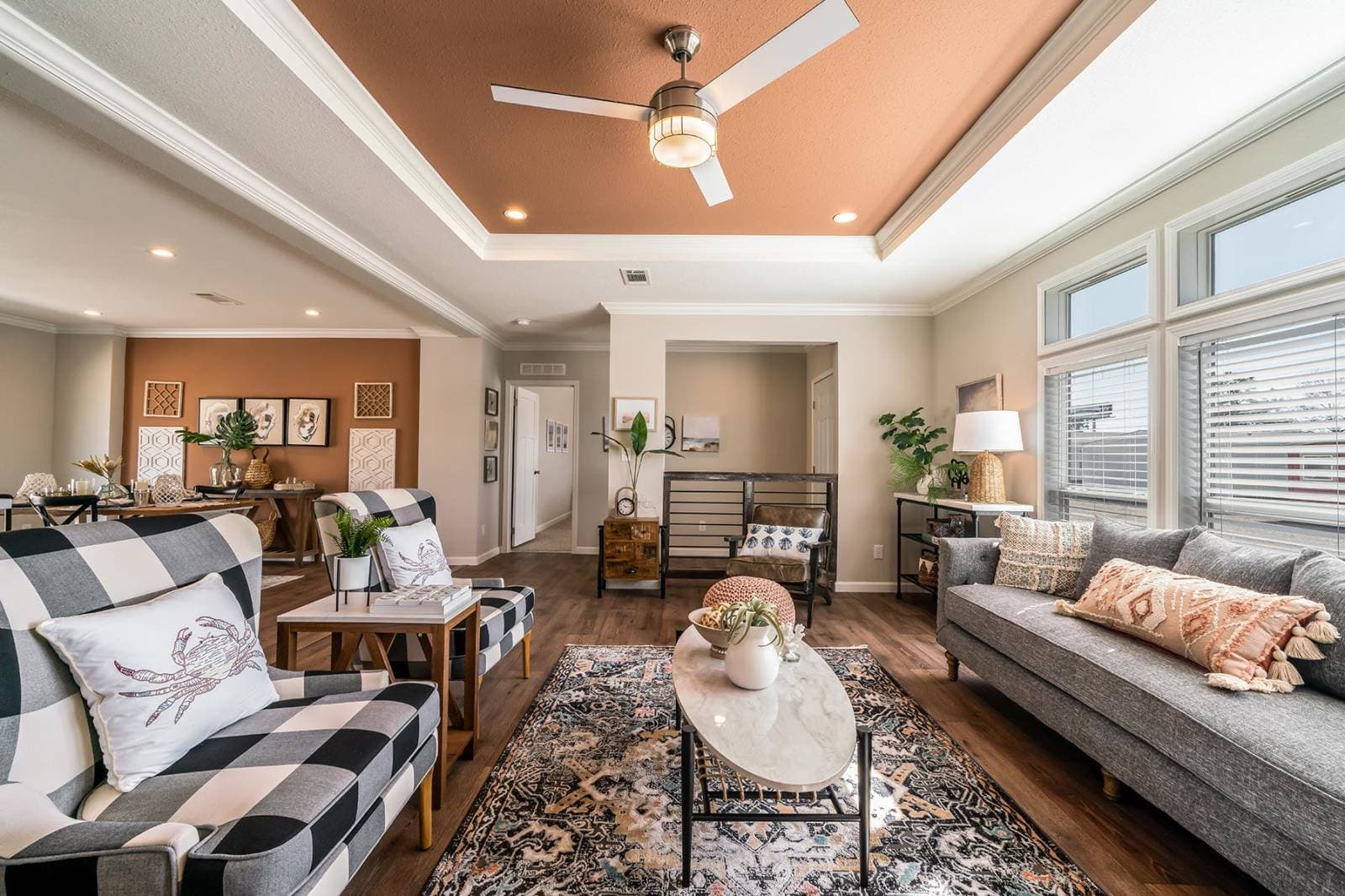 Titan extreme 3260h [the cypress] interior home features