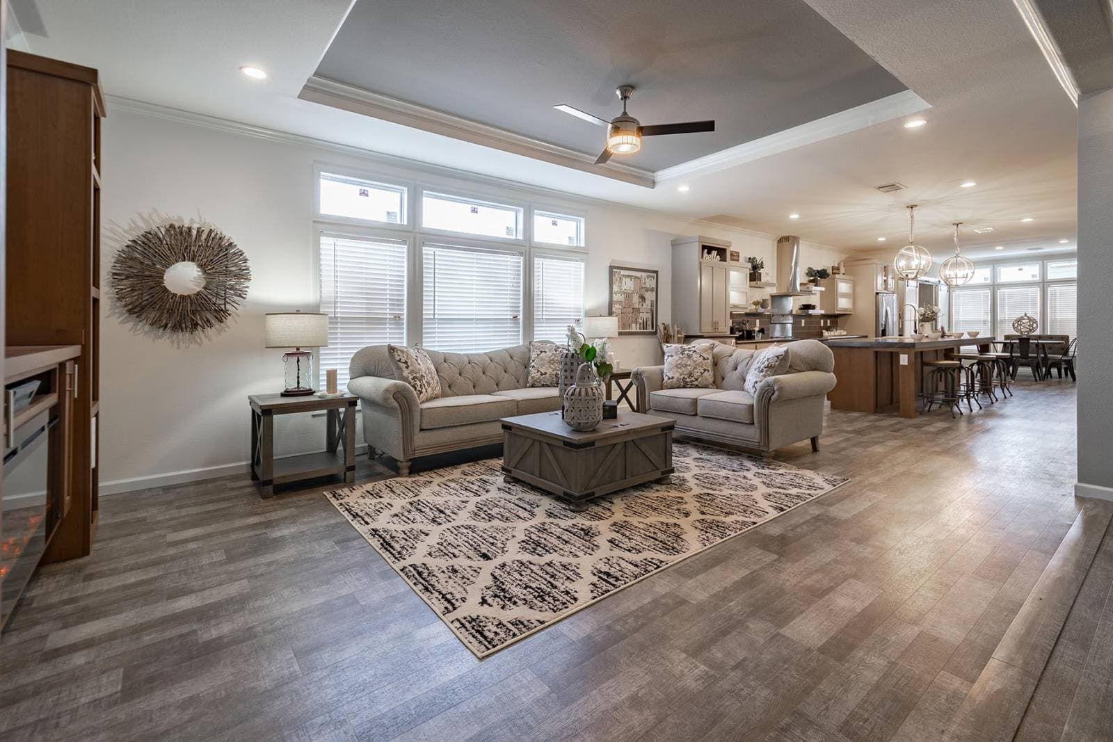 Innovation 3268c living room home features