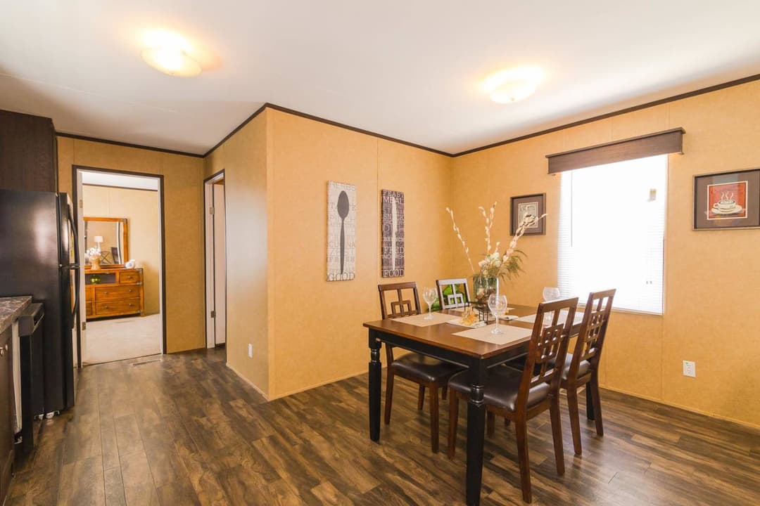 Cs1672a interior home features