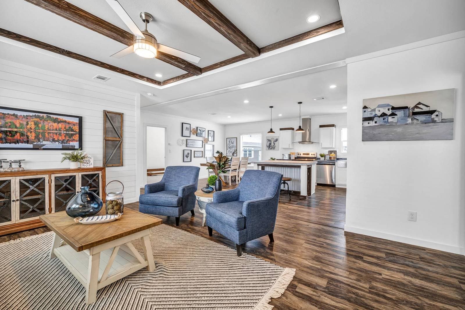 Titan extreme 3248e interior home features