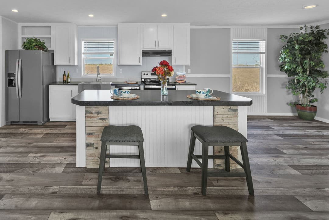 Alamo lite 28724t interior and kitchen home features