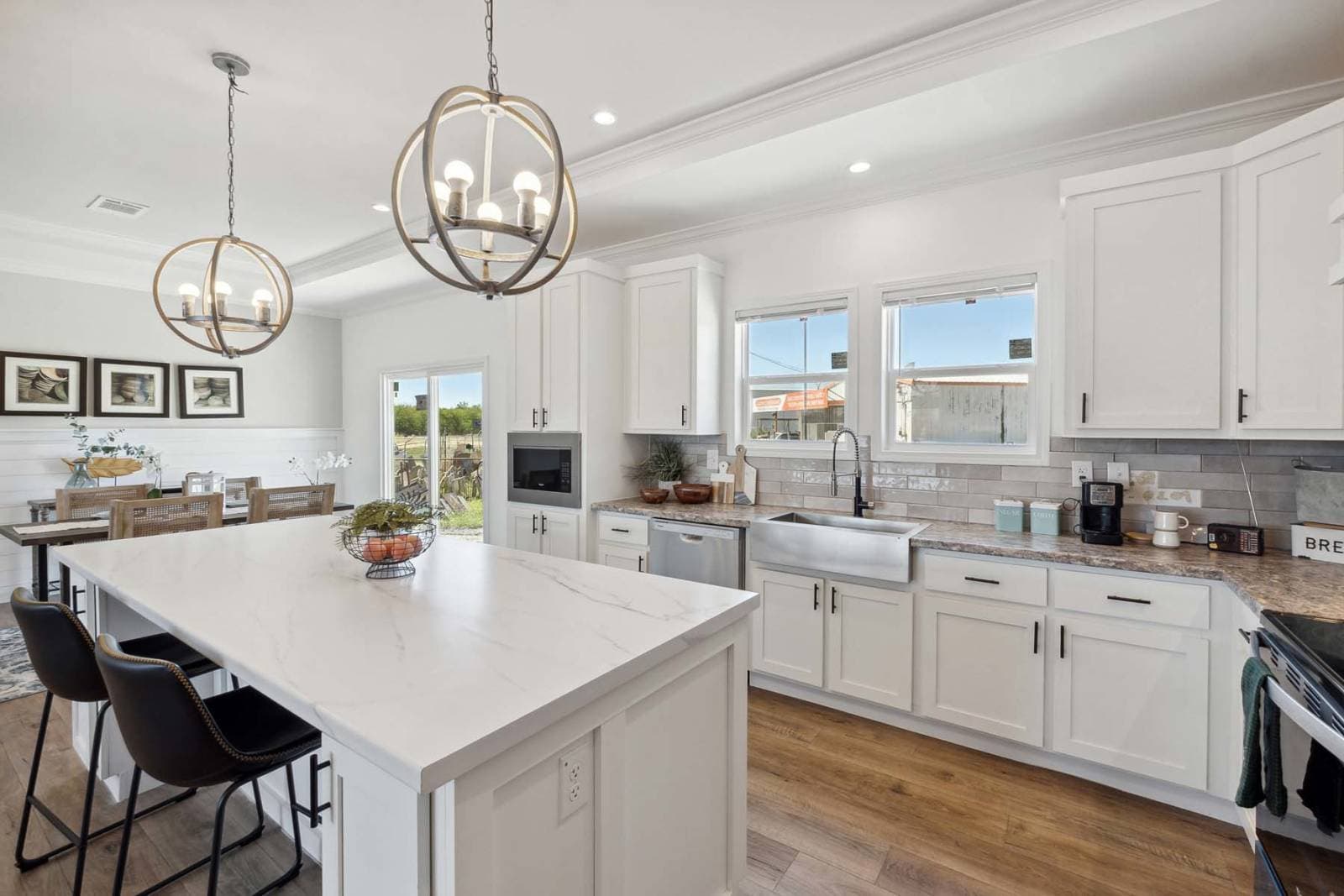 Titan extreme 3276t [the memphis] kitchen home features