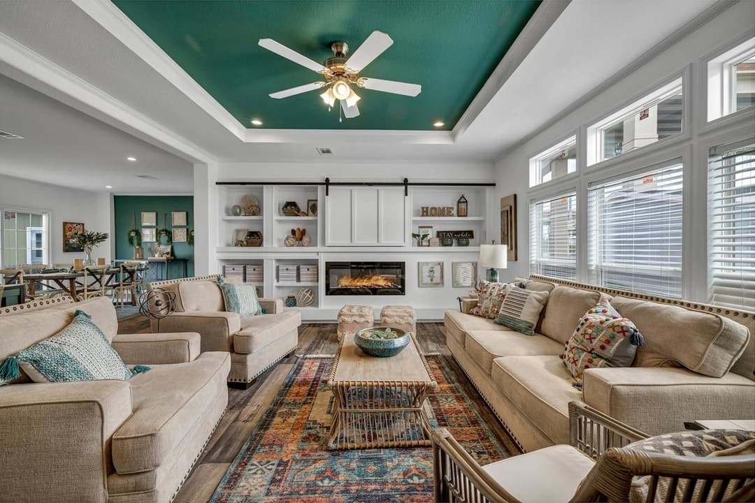 Titan extreme 3272c interior home features