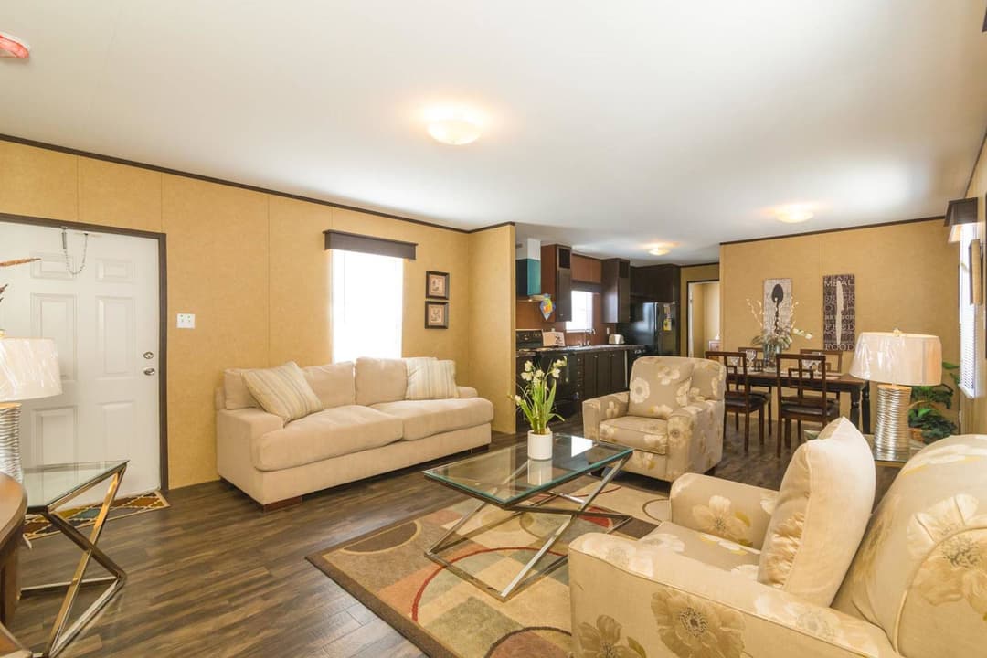 Cs1672a interior home features