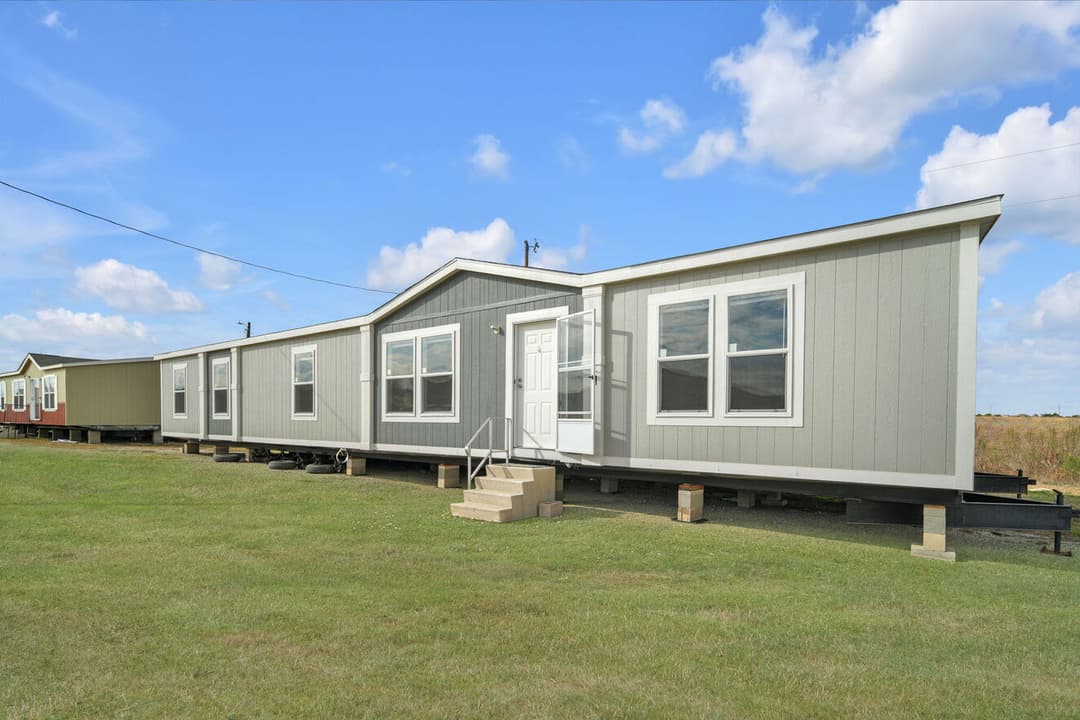 Alamo lite 28724t exterior and elevation home features