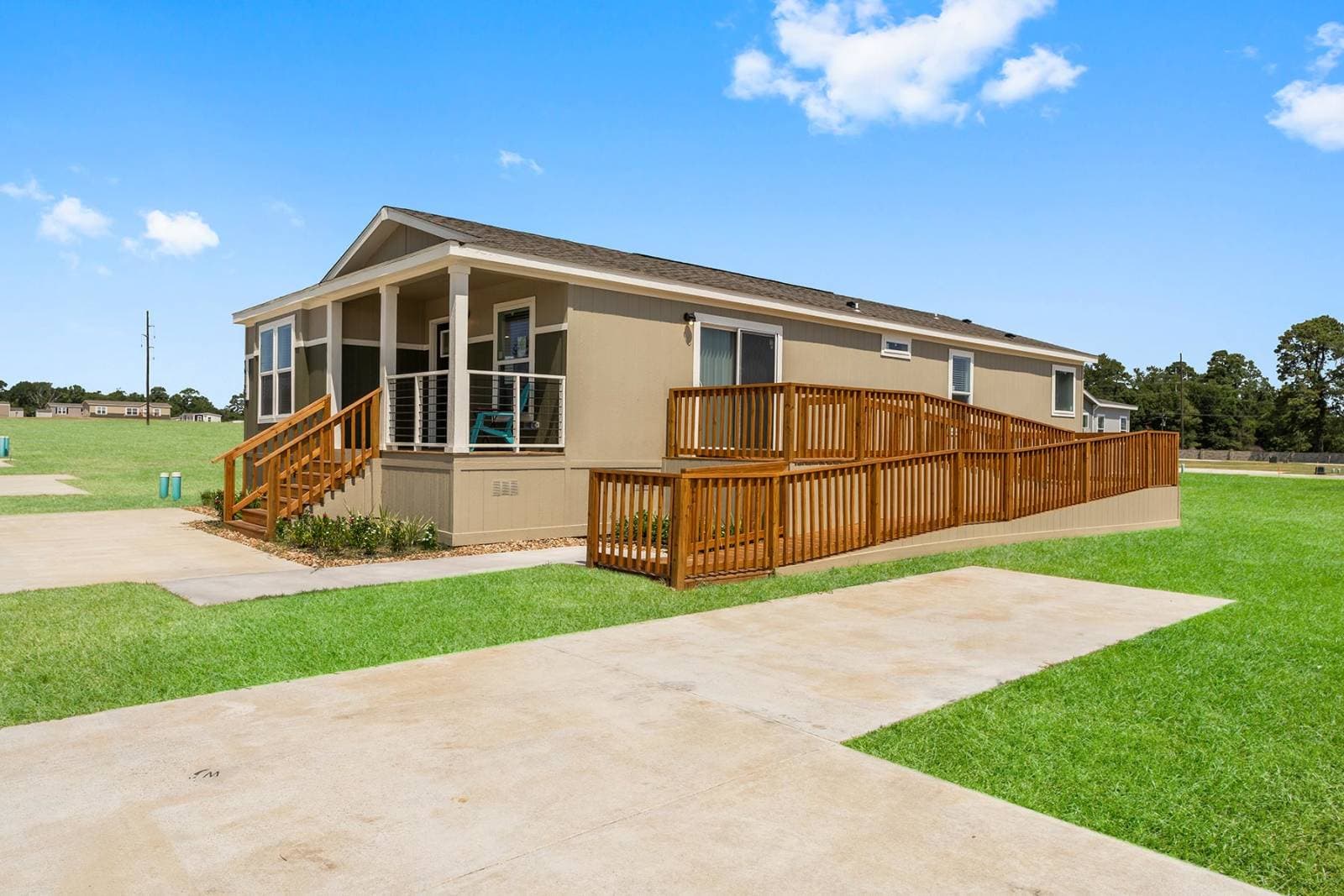 Titan extreme 2856h exterior home features