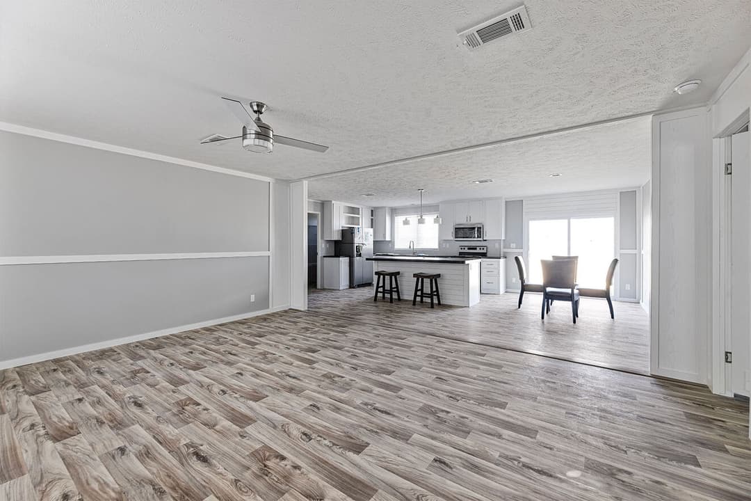 Valu maxx premier 32684e interior home features