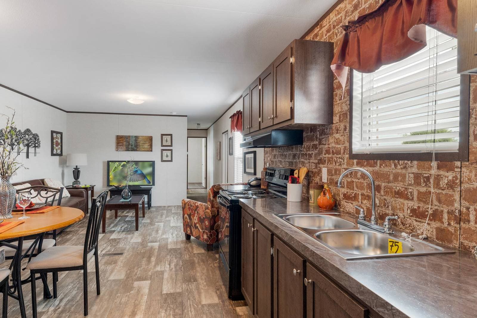 Rm1466a kitchen home features