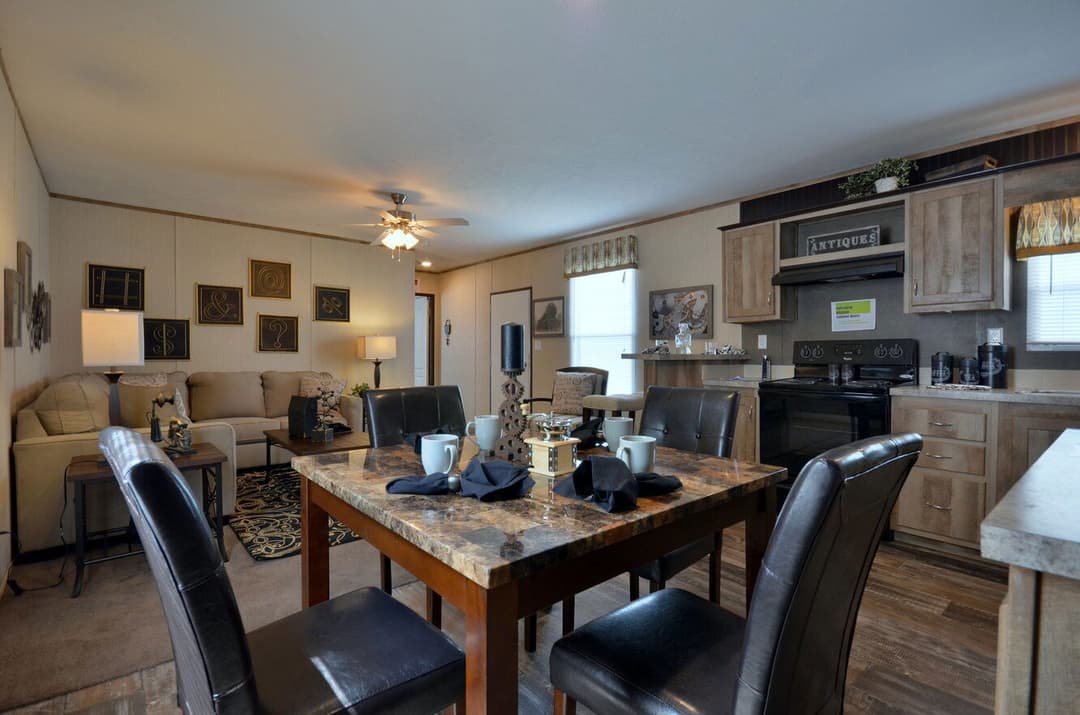 Alamo lite 16562t interior home features