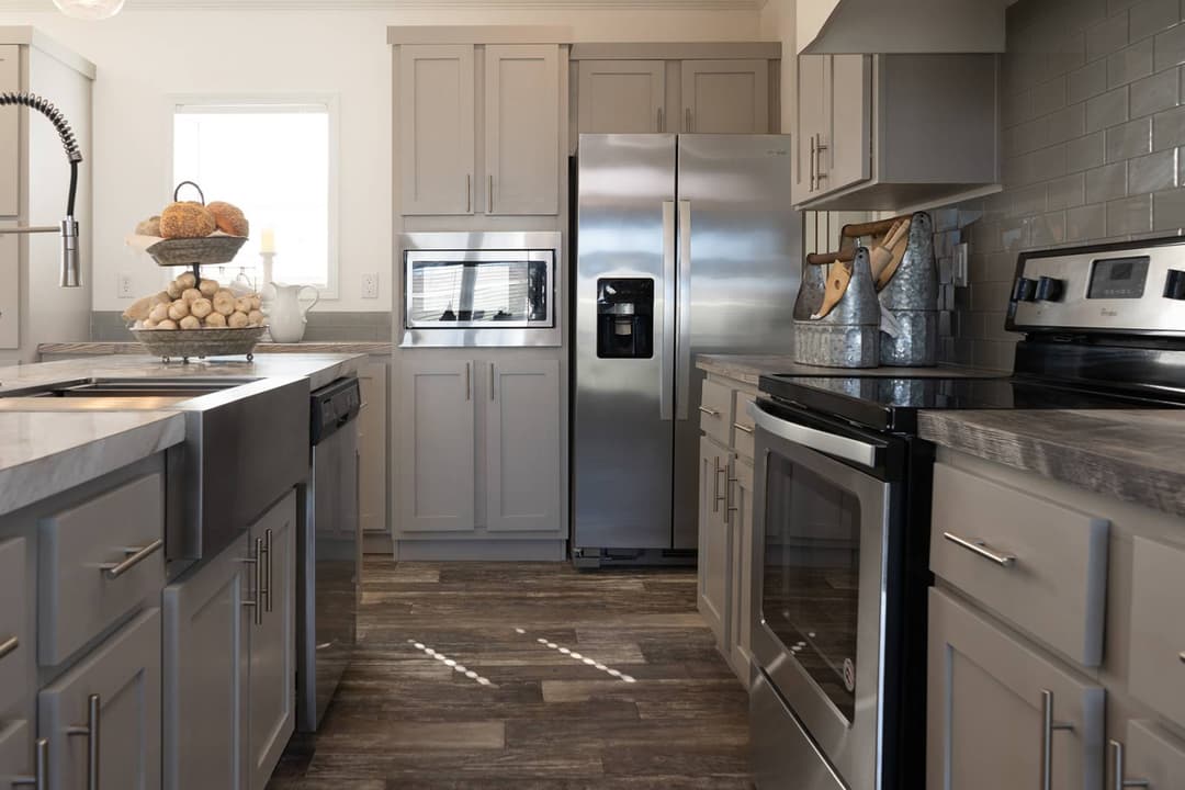 Titan extreme 3266a [the aspen] kitchen home features