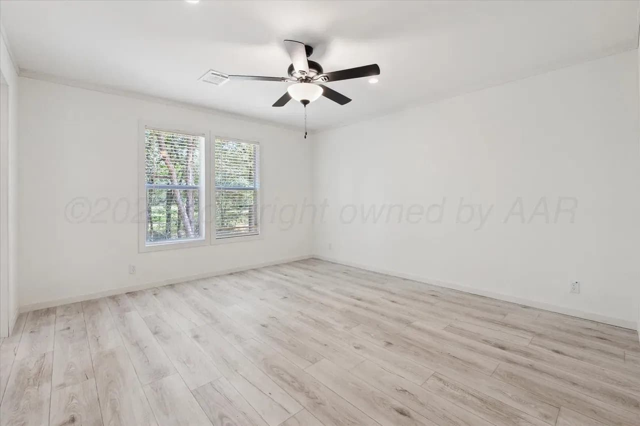 Nm2860l - 0.51 acre lot interior home features