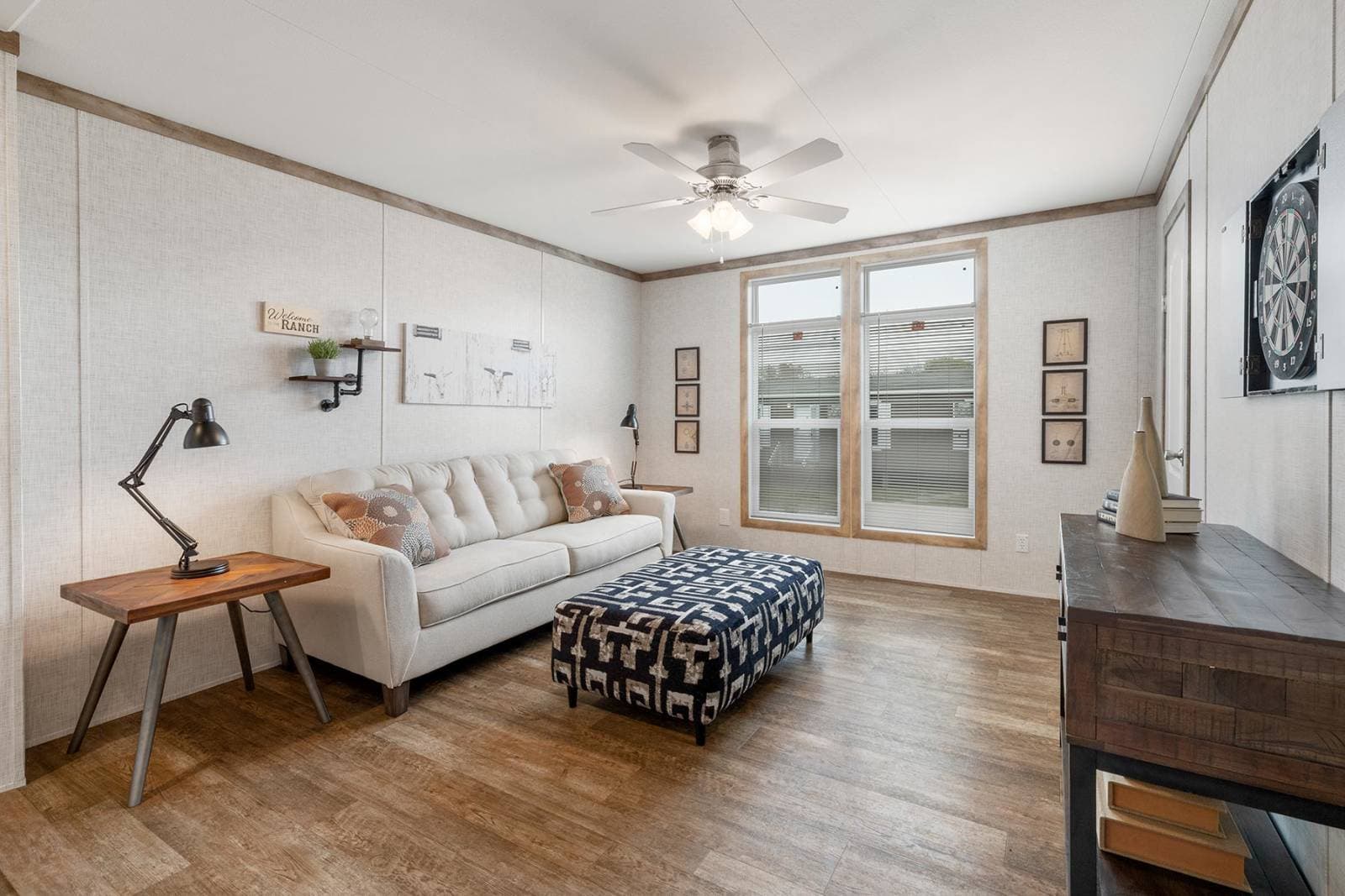 Nm2872a interior home features