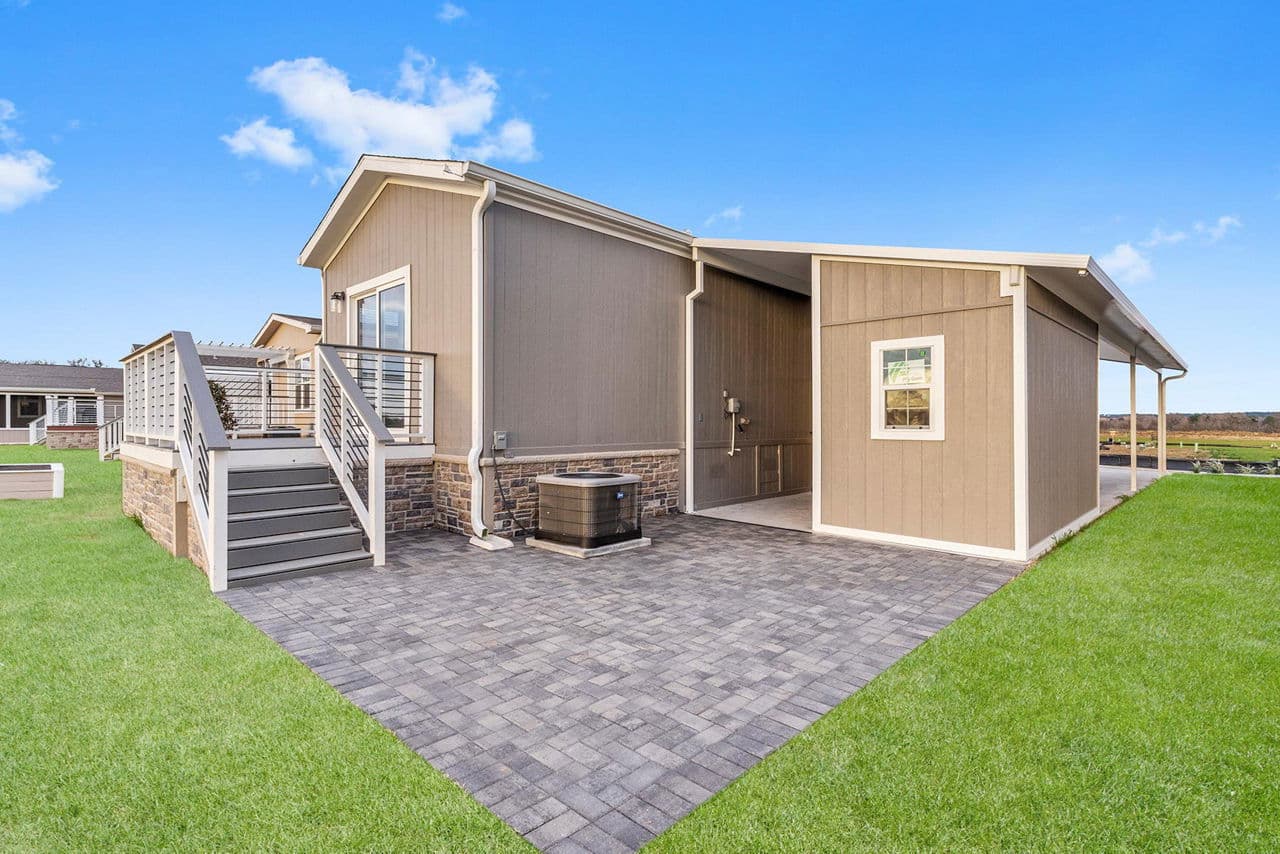 Innovation 1668h exterior and elevation home features