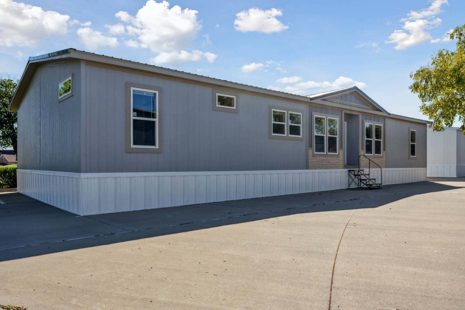 Innovation 3268h exterior home features