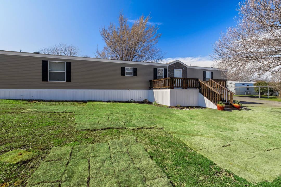 Cs1676c exterior home features