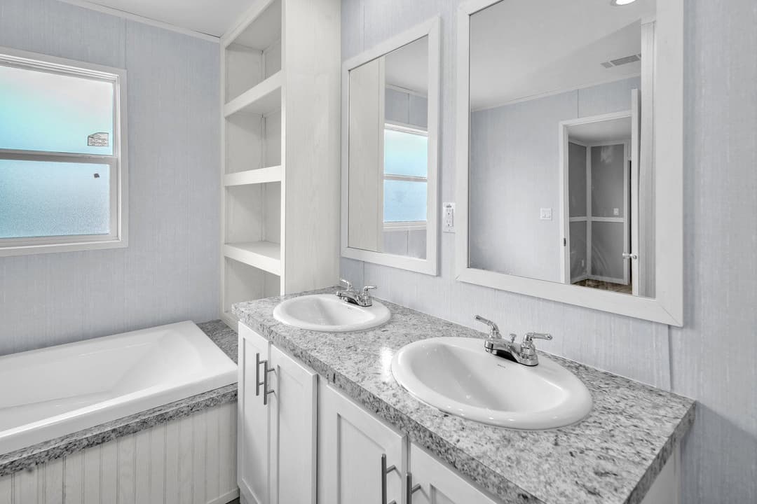 Alamo lite 16763s interior and bathroom home features